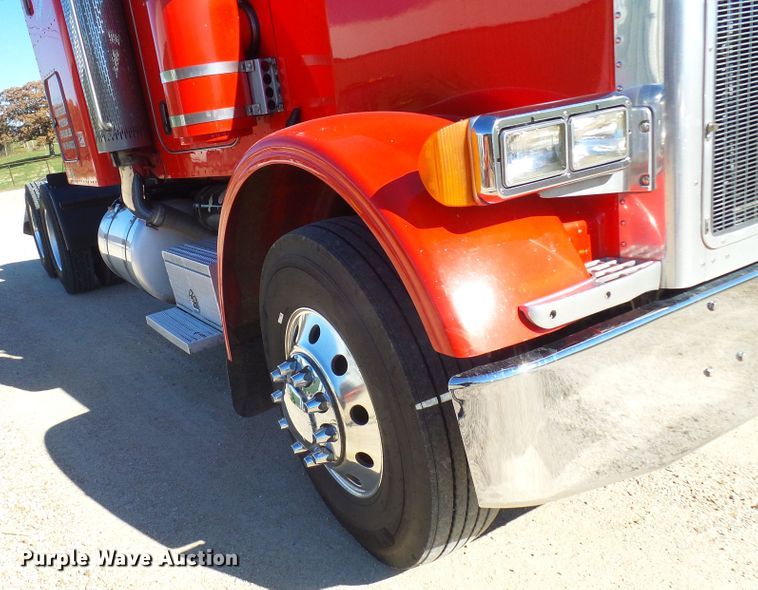 image for item DC2897 2007 Peterbilt 378  semi truck