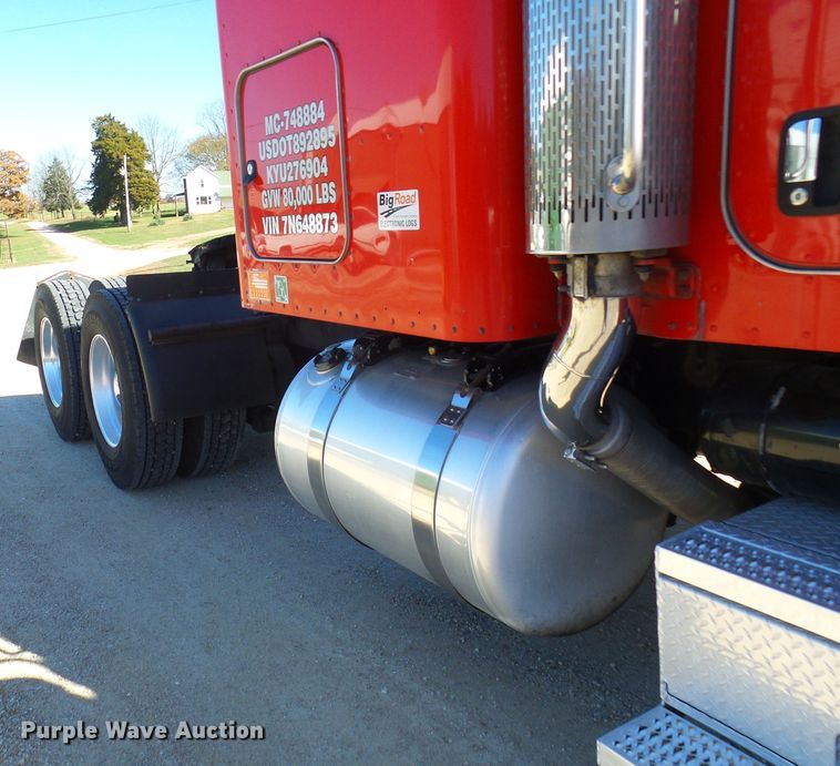 image for item DC2897 2007 Peterbilt 378  semi truck