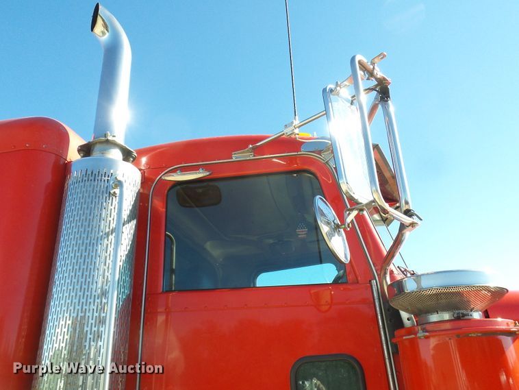 image for item DC2897 2007 Peterbilt 378  semi truck