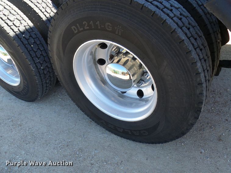 image for item DC2897 2007 Peterbilt 378  semi truck