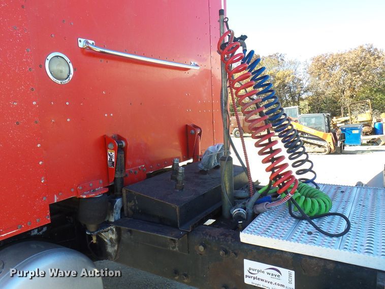 image for item DC2897 2007 Peterbilt 378  semi truck