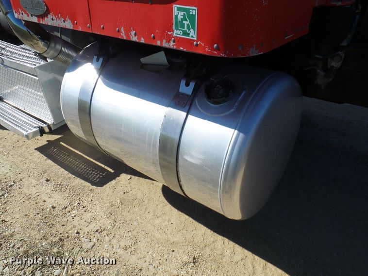 image for item DC2897 2007 Peterbilt 378  semi truck