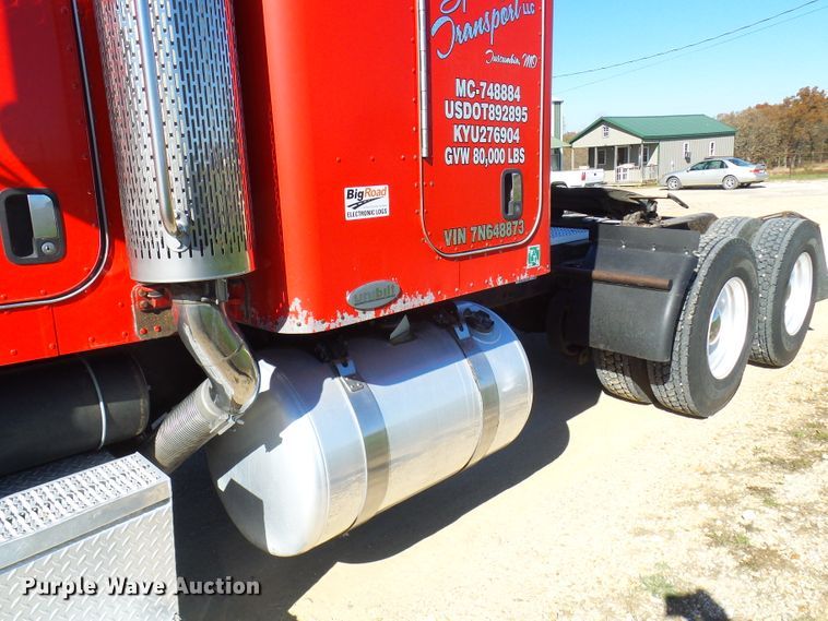 image for item DC2897 2007 Peterbilt 378  semi truck