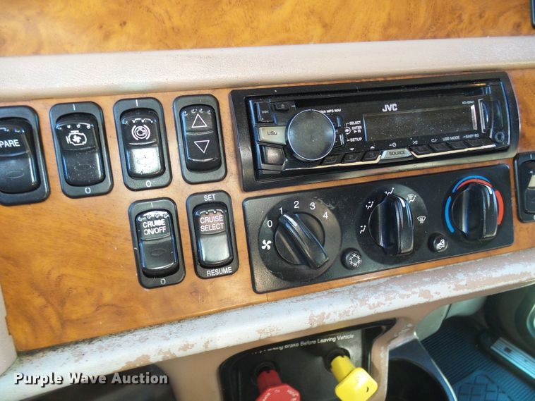 image for item DC2897 2007 Peterbilt 378  semi truck