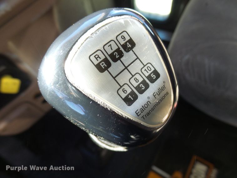 image for item DC2897 2007 Peterbilt 378  semi truck