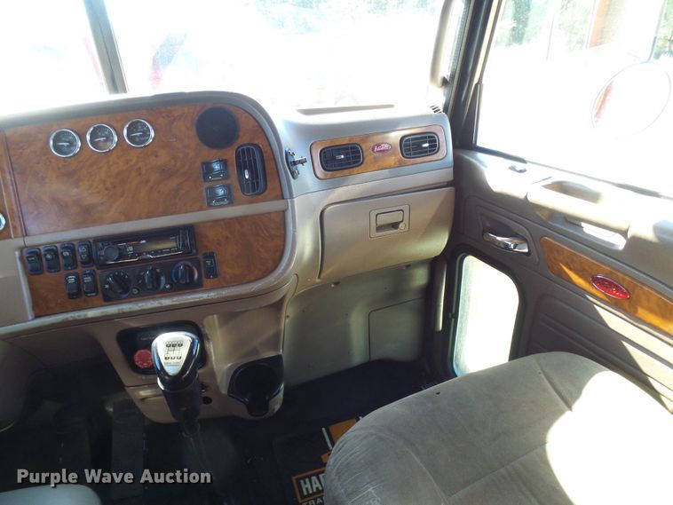 image for item DC2897 2007 Peterbilt 378  semi truck
