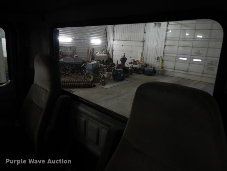 image for item DF6718 2005 Mack Vision CXN  semi truck