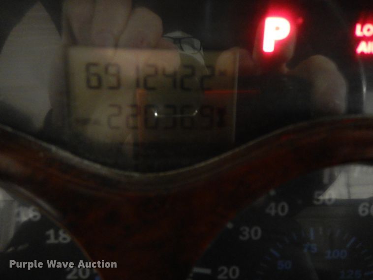 image for item DF6718 2005 Mack Vision CXN  semi truck