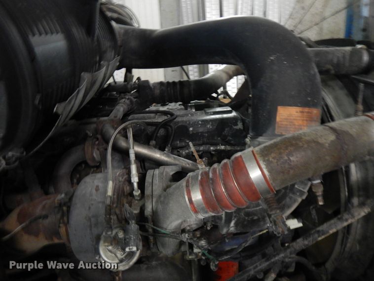 image for item DF6718 2005 Mack Vision CXN  semi truck