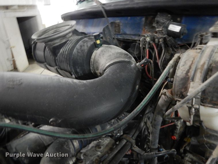 image for item DF6718 2005 Mack Vision CXN  semi truck