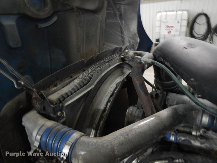 image for item DF6718 2005 Mack Vision CXN  semi truck