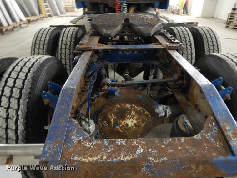 image for item DF6718 2005 Mack Vision CXN  semi truck