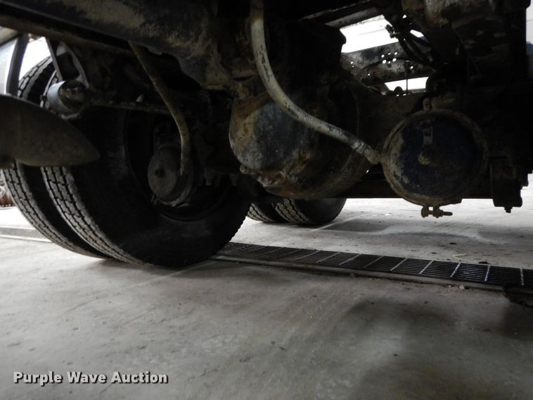 image for item DF6718 2005 Mack Vision CXN  semi truck