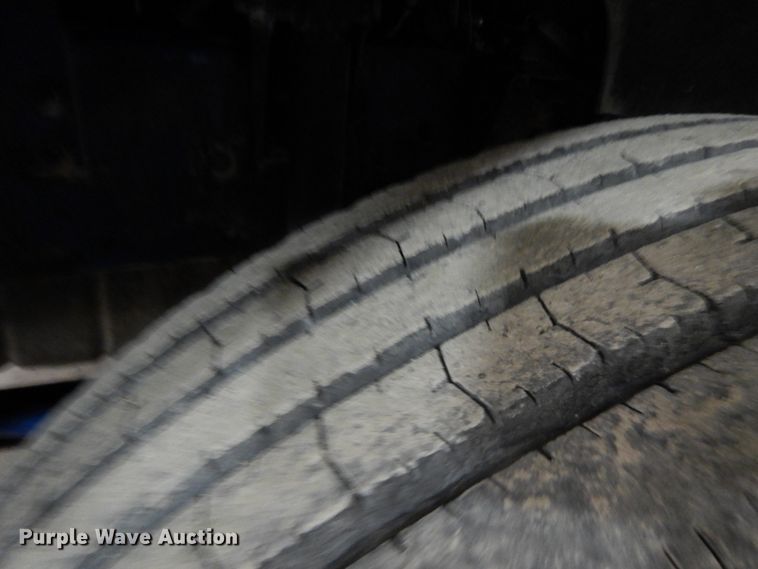 image for item DF6718 2005 Mack Vision CXN  semi truck