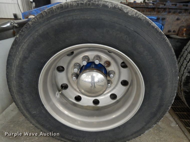 image for item DF6718 2005 Mack Vision CXN  semi truck