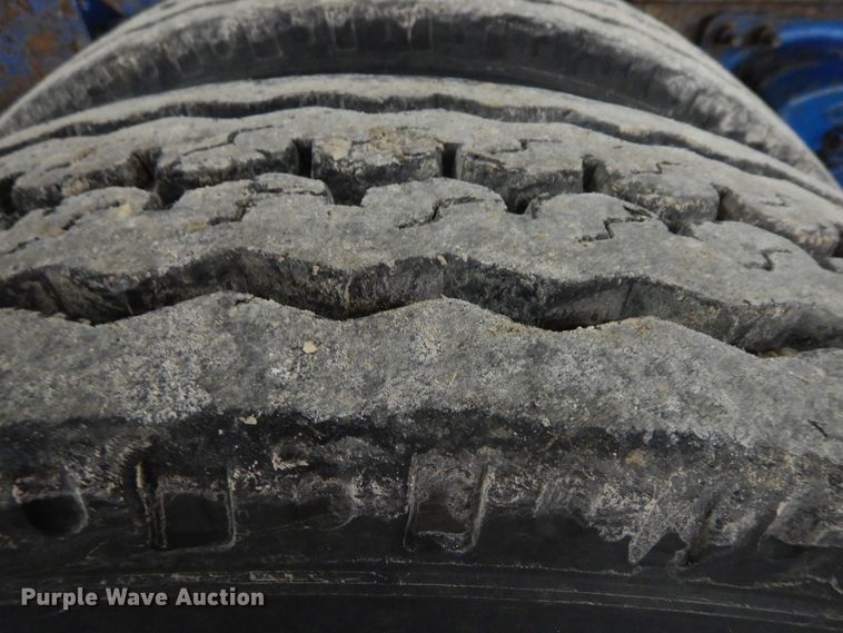 image for item DF6718 2005 Mack Vision CXN  semi truck