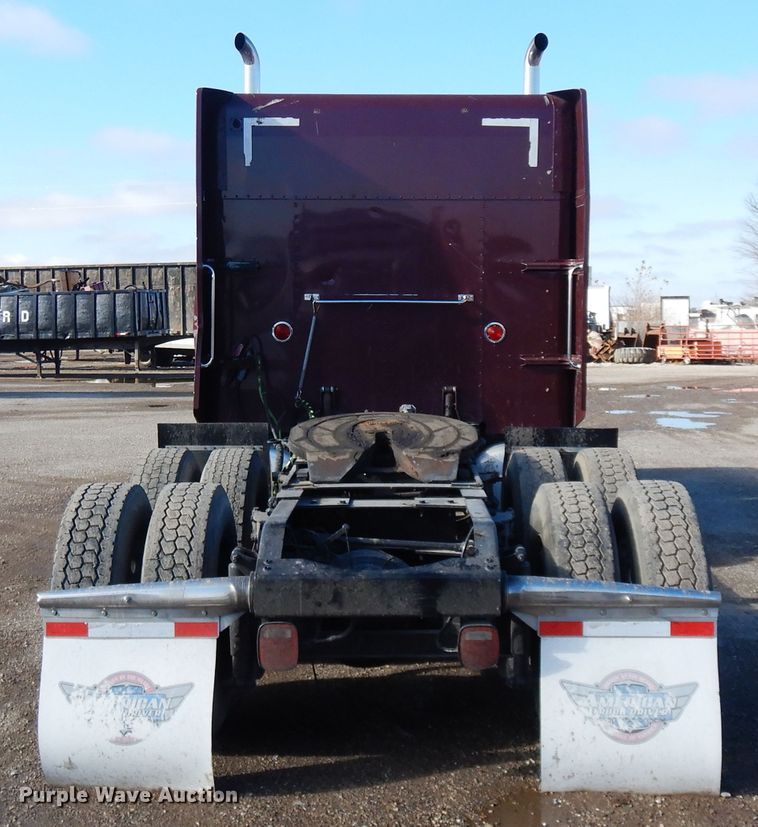 image for item DF6728 2005 Peterbilt 379  semi truck