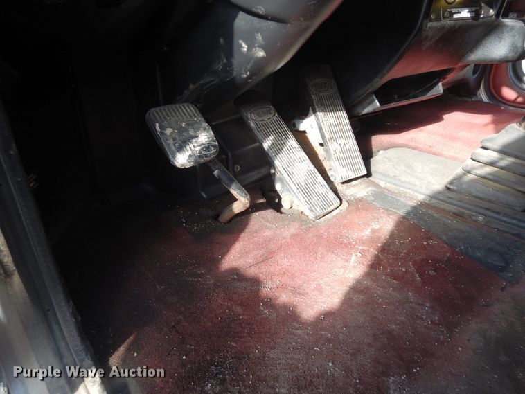 image for item DF6728 2005 Peterbilt 379  semi truck