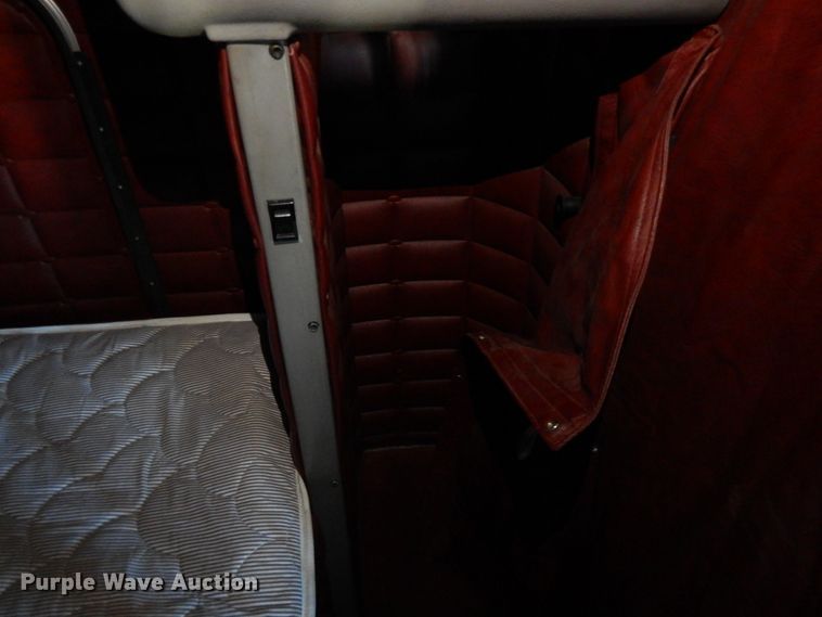 image for item DF6728 2005 Peterbilt 379  semi truck