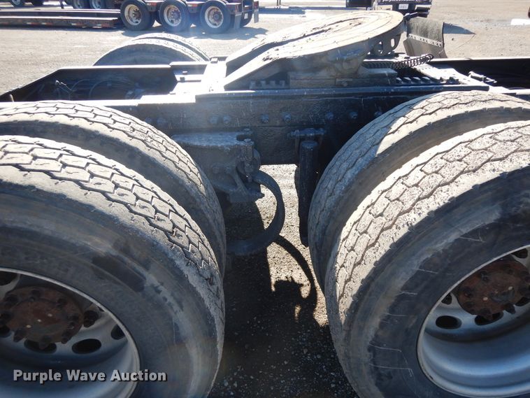 image for item DF6728 2005 Peterbilt 379  semi truck