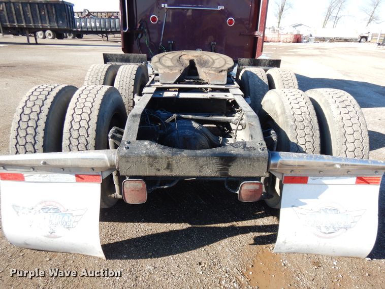 image for item DF6728 2005 Peterbilt 379  semi truck