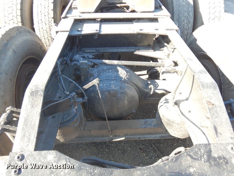 image for item DF6728 2005 Peterbilt 379  semi truck