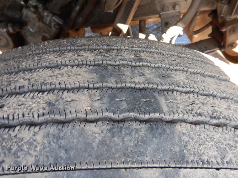 image for item DF6728 2005 Peterbilt 379  semi truck