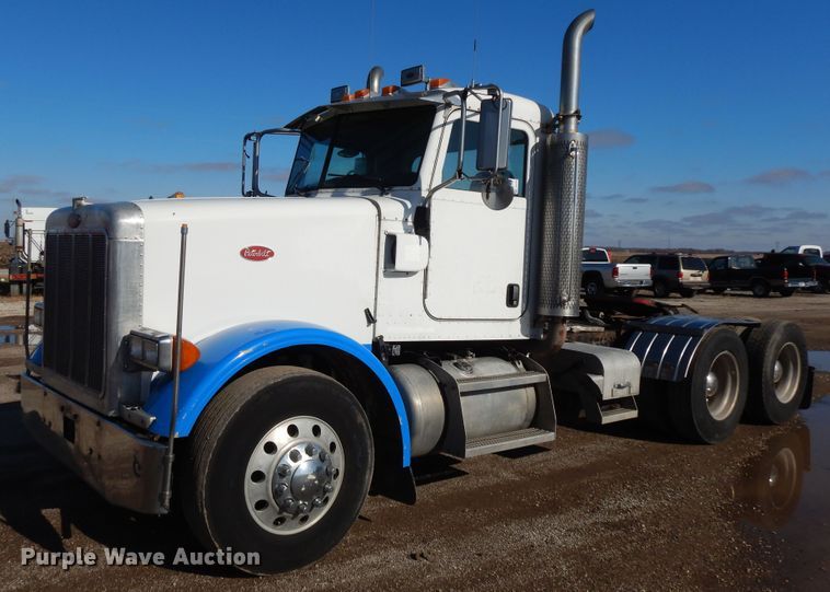 image for item DF6729 2005 Peterbilt 378  semi truck