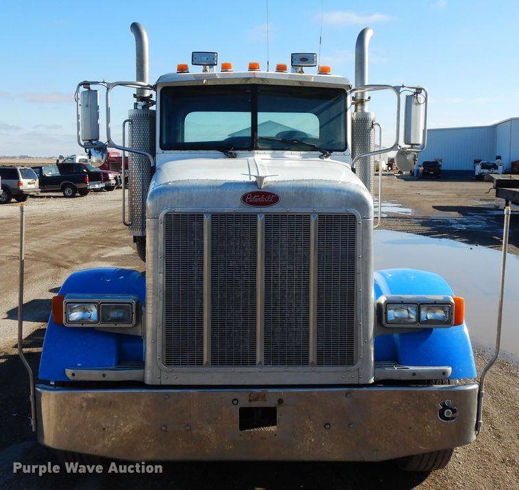 image for item DF6729 2005 Peterbilt 378  semi truck