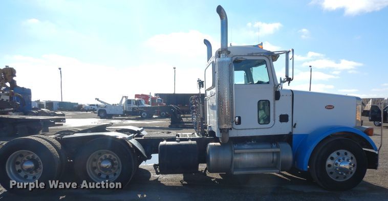 image for item DF6729 2005 Peterbilt 378  semi truck