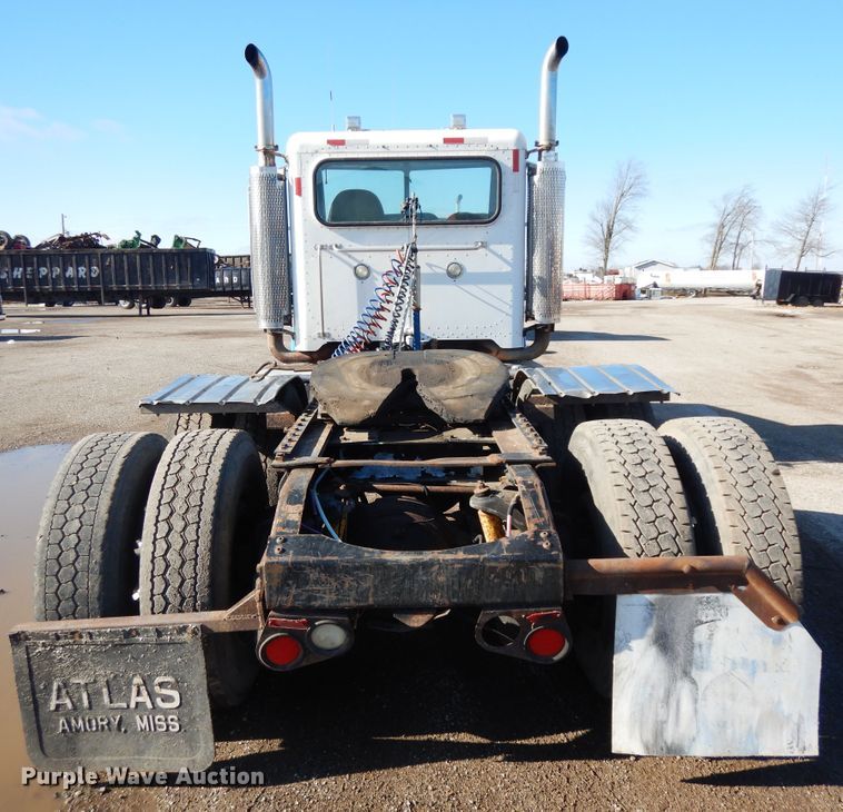 image for item DF6729 2005 Peterbilt 378  semi truck