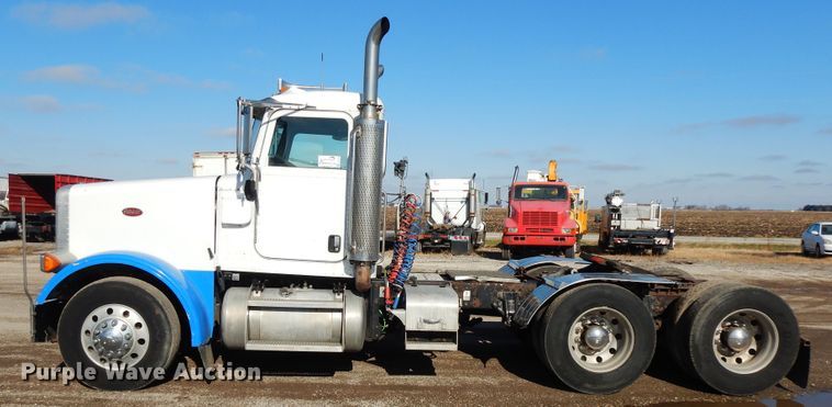 image for item DF6729 2005 Peterbilt 378  semi truck