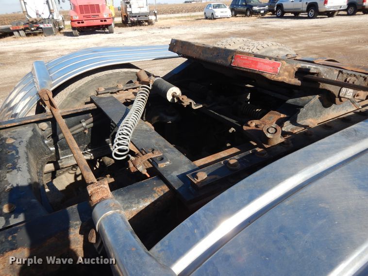 image for item DF6729 2005 Peterbilt 378  semi truck