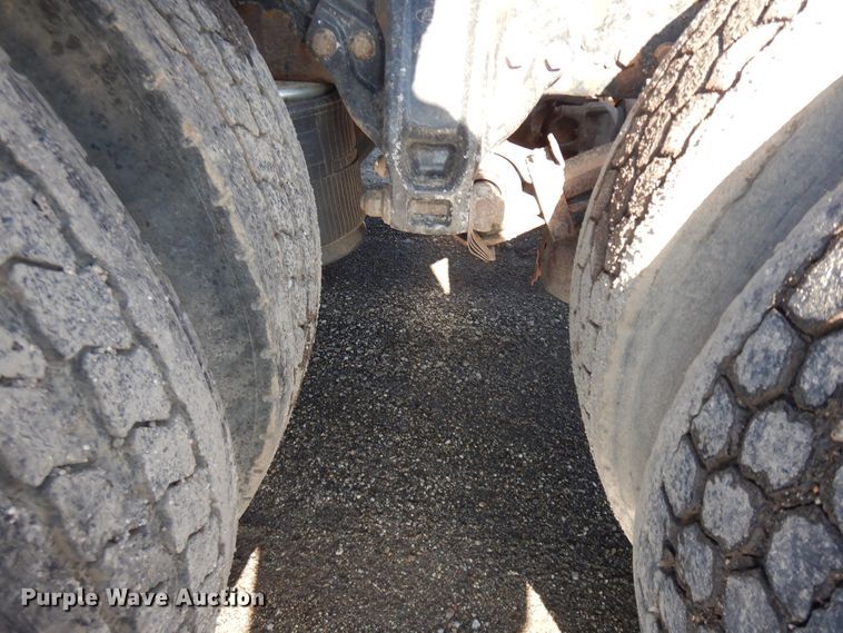 image for item DF6729 2005 Peterbilt 378  semi truck