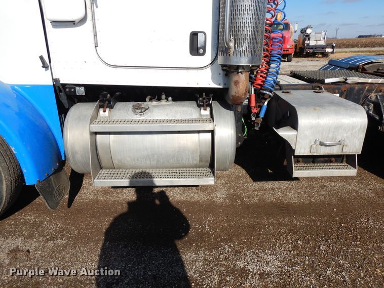image for item DF6729 2005 Peterbilt 378  semi truck