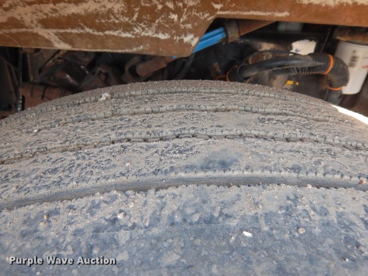 image for item DF6729 2005 Peterbilt 378  semi truck