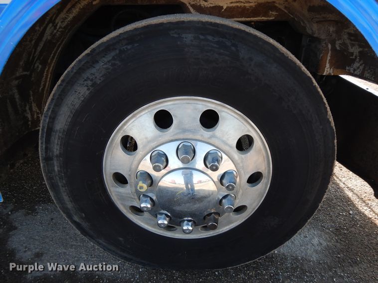 image for item DF6729 2005 Peterbilt 378  semi truck