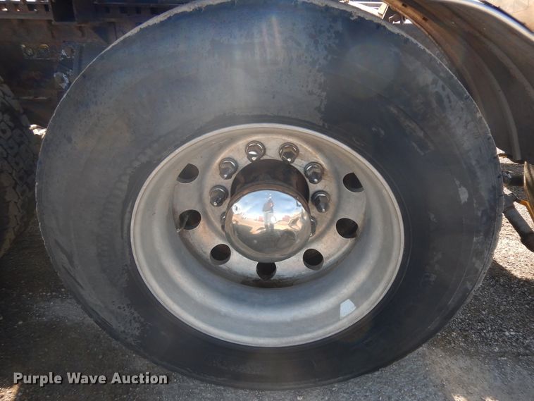 image for item DF6729 2005 Peterbilt 378  semi truck