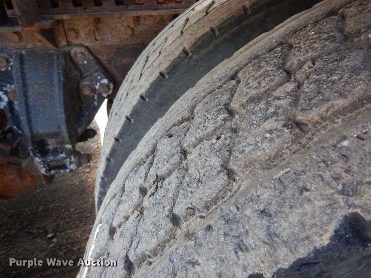 image for item DF6729 2005 Peterbilt 378  semi truck