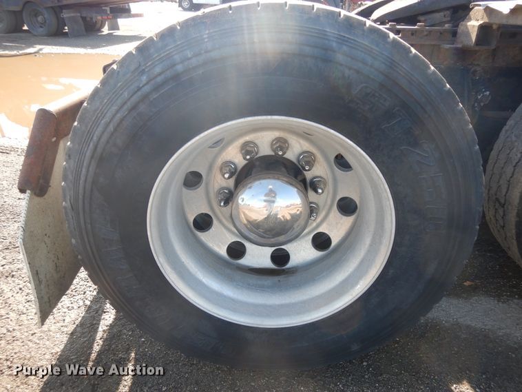 image for item DF6729 2005 Peterbilt 378  semi truck