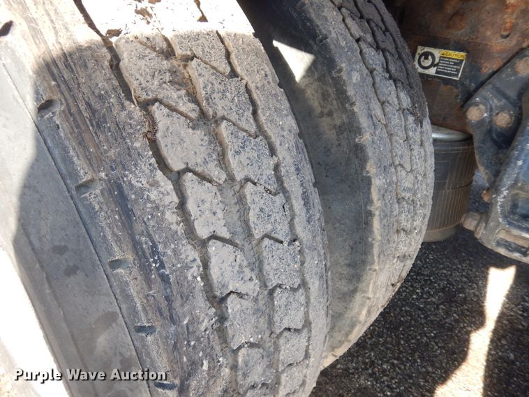 image for item DF6729 2005 Peterbilt 378  semi truck