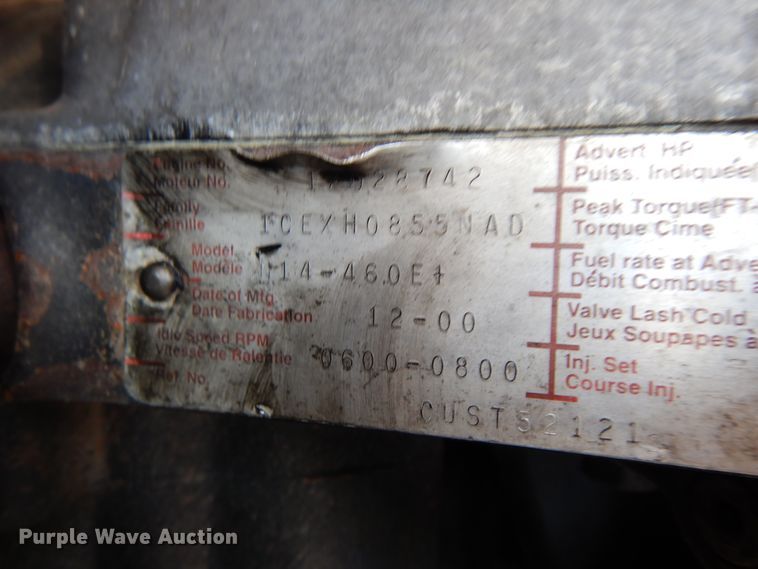 image for item DF6730 2001 International 9900i  semi truck