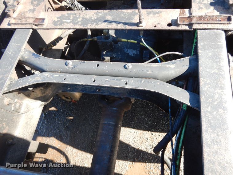 image for item DF6730 2001 International 9900i  semi truck