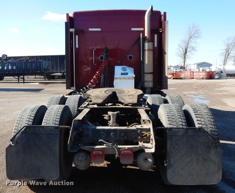 image for item DF6731 2000 Kenworth T600  semi truck