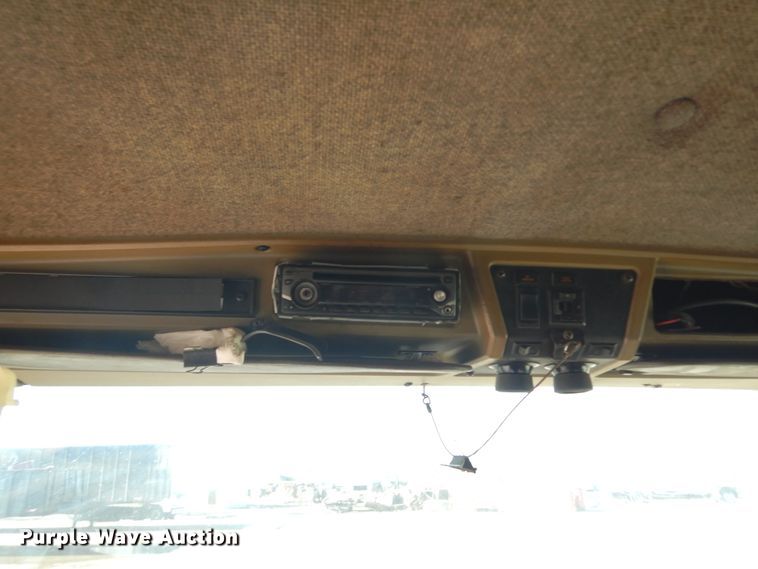 image for item DF6731 2000 Kenworth T600  semi truck