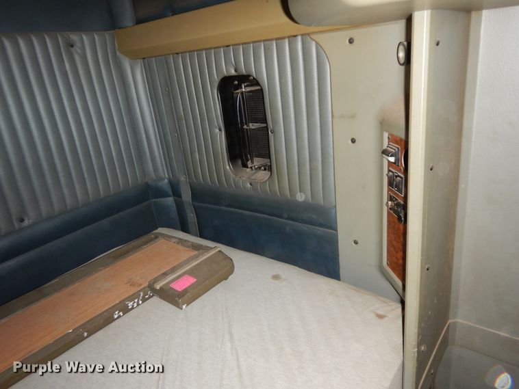 image for item DF6731 2000 Kenworth T600  semi truck