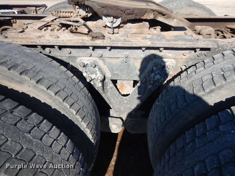 image for item DF6731 2000 Kenworth T600  semi truck