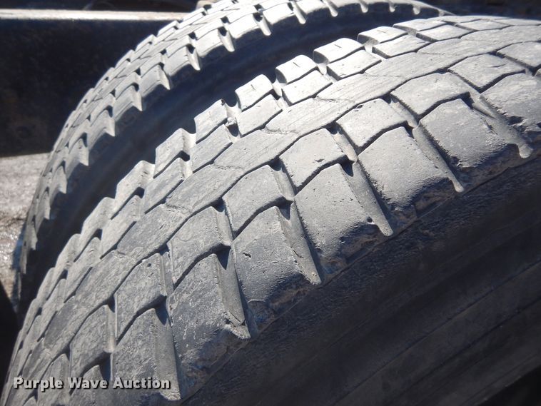 image for item DF6731 2000 Kenworth T600  semi truck