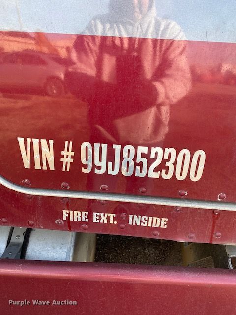 image for item DF6731 2000 Kenworth T600  semi truck