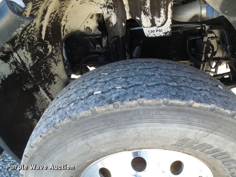 image for item DG2114 2004 Freightliner Business Class M2  truck cab and chassis